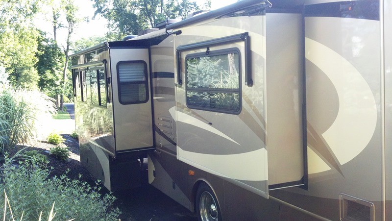 2007 Fleetwood Discovery 39S - 003