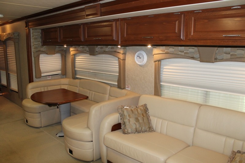 2008 Fleetwood Discovery 40X -010