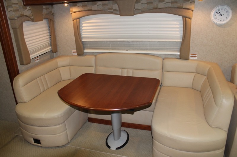 2008 Fleetwood Discovery 40X -011