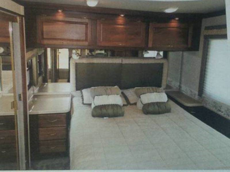 2001 Fleetwood Expedition 36T - 016