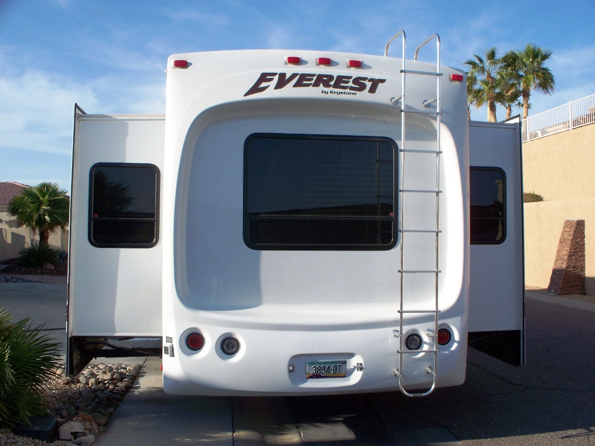 2009 Keystone Everest Fifth Wheel in Lake Havasu City, Arizona