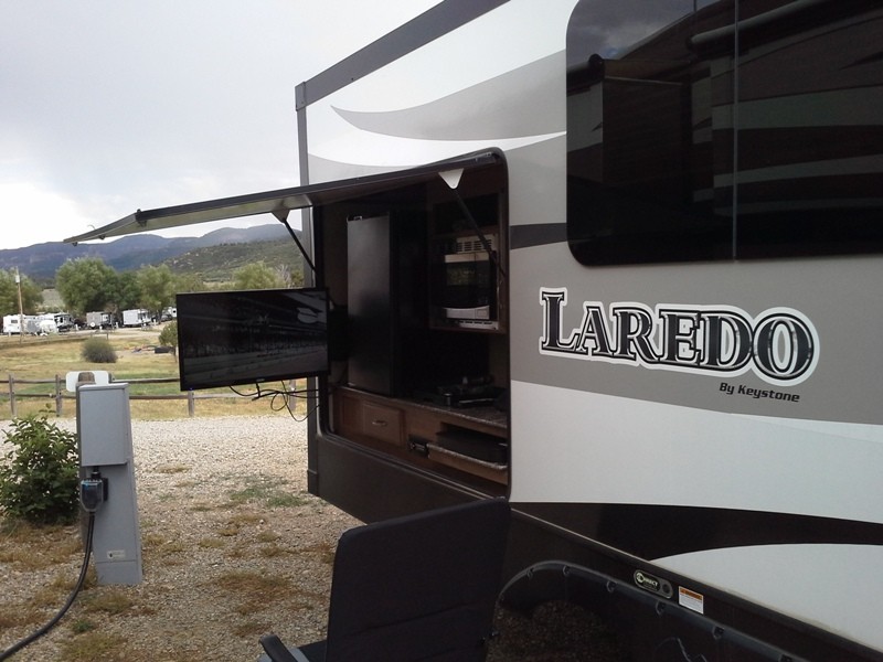 2016 Keystone Laredo 330RL - 003