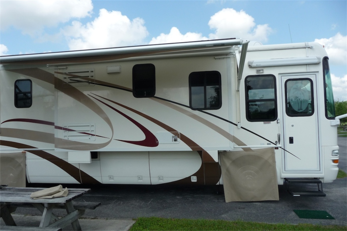 2004 National RV Tropical 37ft for sell in Sebring, FL Florida