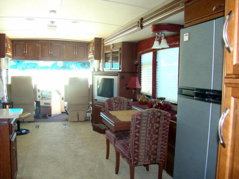 Inside 2007 Rv 2007 WINNEBAGO TOUR in Pinellas Park, Florida