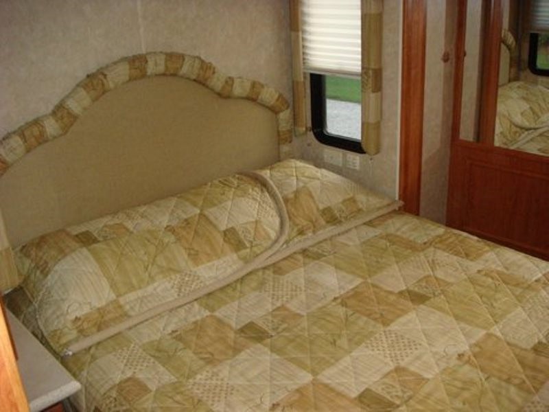 2007 Holiday Rambler Vacationer XL - 010