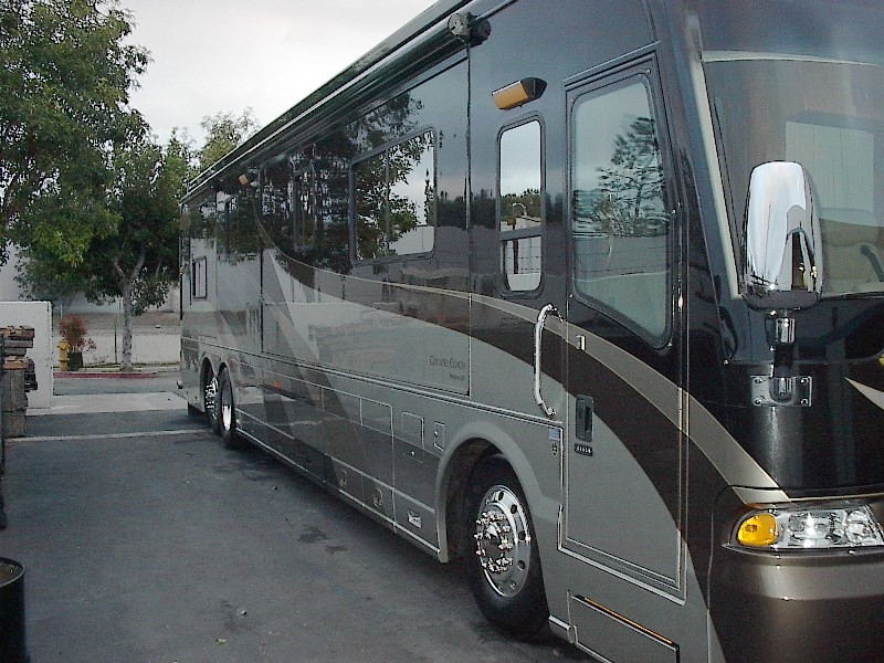 2008 Country Coach Magna Rembrandt - 002