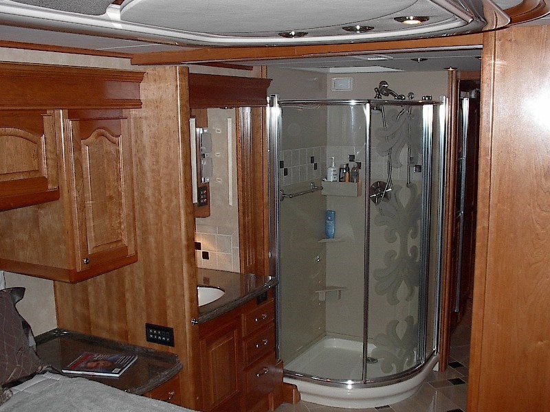 2008 Country Coach Magna Rembrandt - 007