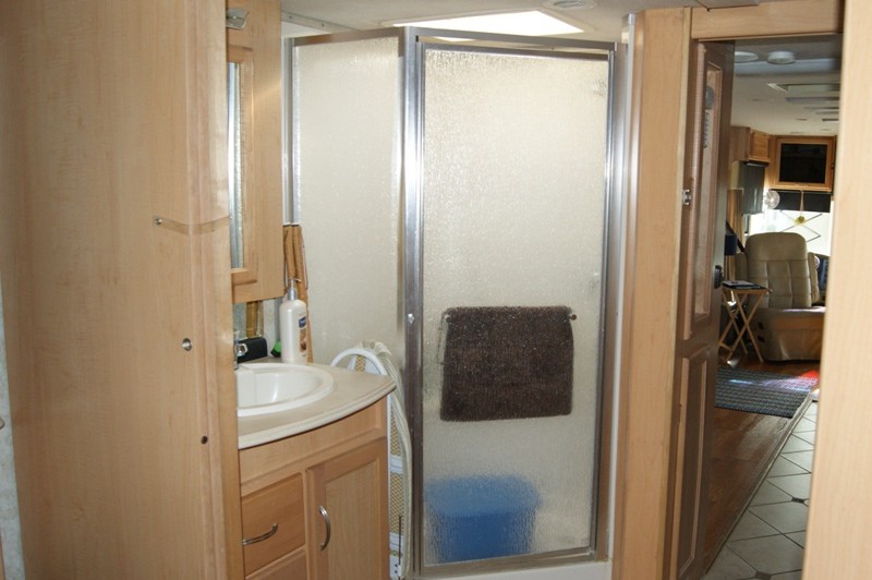 2005 National RV TropiCal T370 - 012