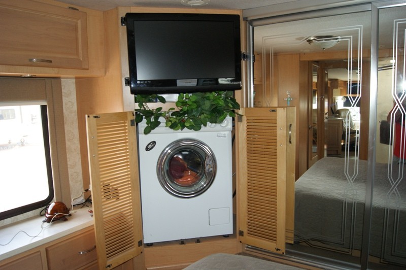 2005 National RV TropiCal T370 - 015