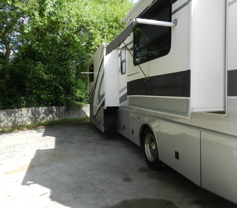 2002 Fleetwood Discovery 38D - 005