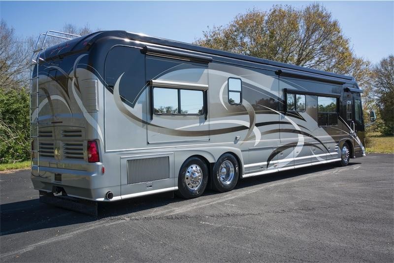 2009 Country Coach Intrigue 550 - 002