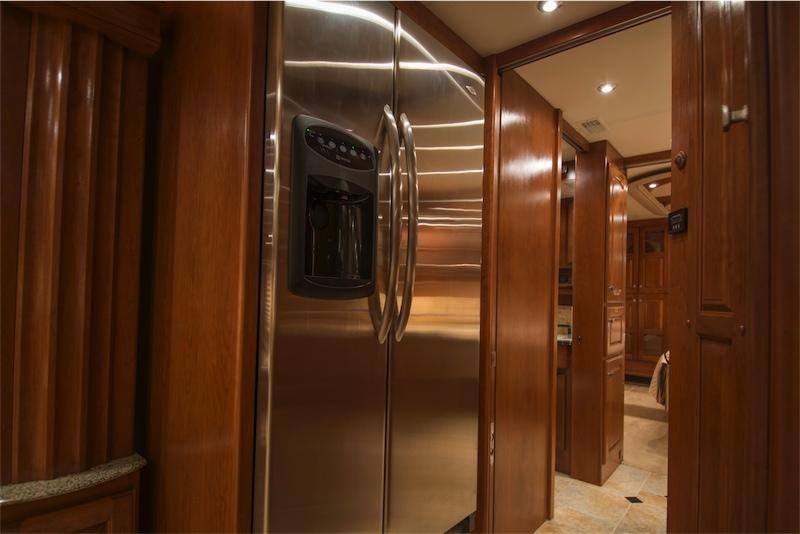 2009 Country Coach Intrigue 550 - 006