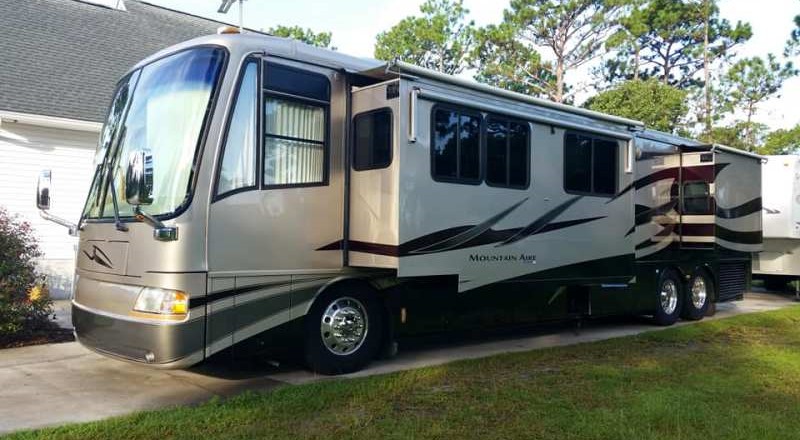 2005 Newmar Mountain Aire 4301 - 001
