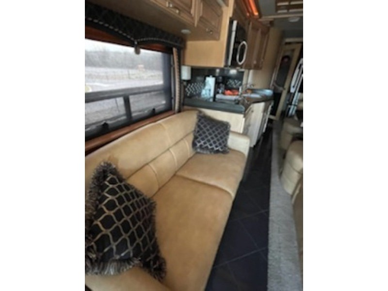 2012 Newmar Mountain Aire 4344 - 008