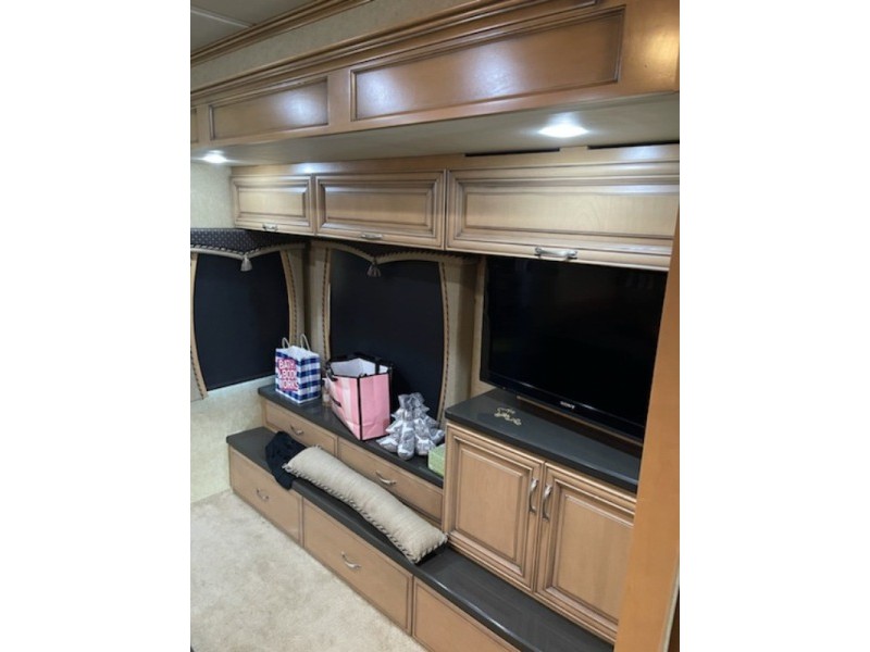 2012 Newmar Mountain Aire 4344 - 018