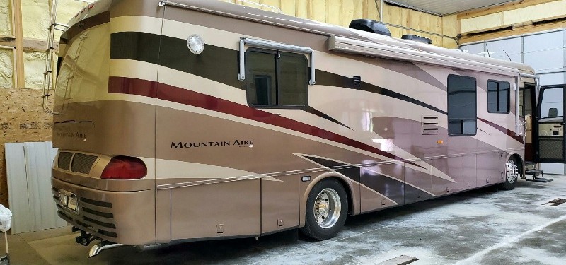 2002 Newmar Mountain Aire 3953 - 002