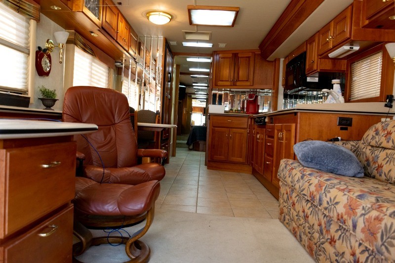 2003 Country Coach Allure - 008